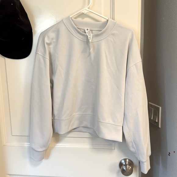 EUC Lululemon Softstreme Cropped Crewneck Sweater in vapor size 4 - Picture 1 of 6